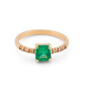 ANILLO CON ESMERALDA Y DIAMANTES