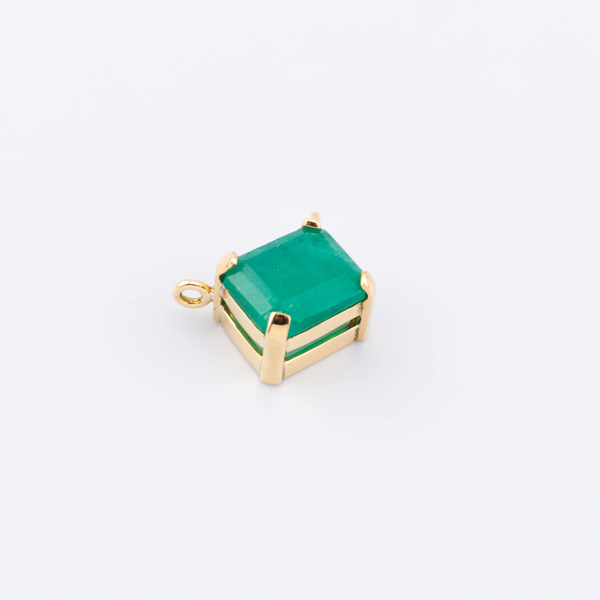 Dije con Esmeralda Rectangular