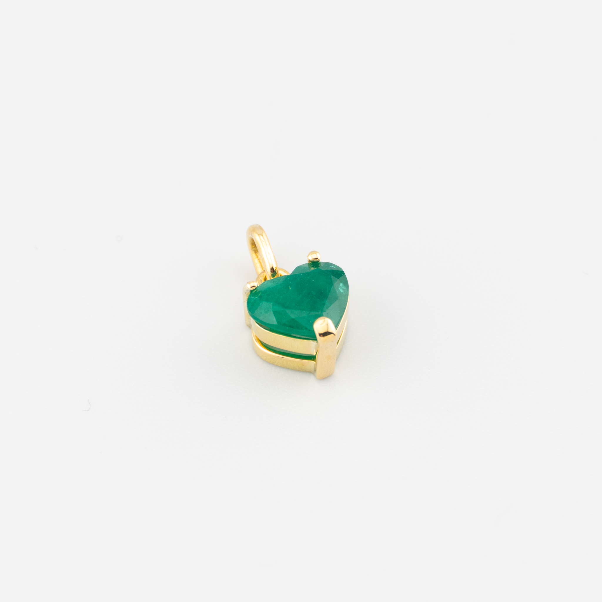 DIJE DE CORAZÓN CON ESMERALDA - Imagen 4