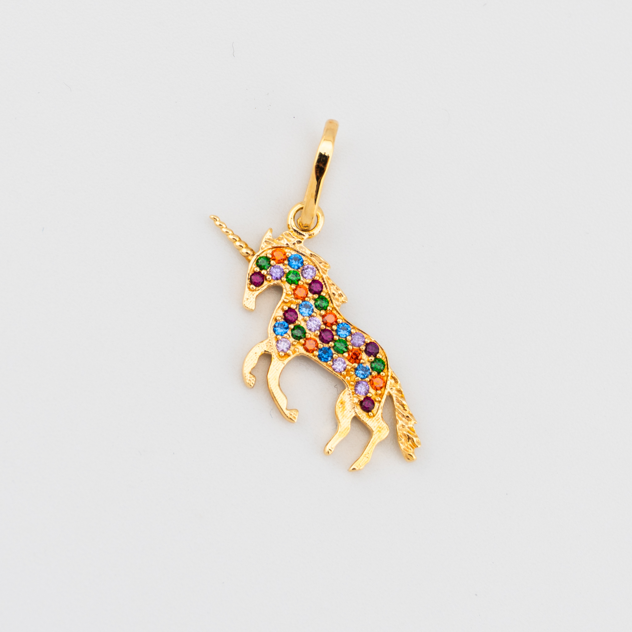 Dije de Unicornio con Cristales de Colores