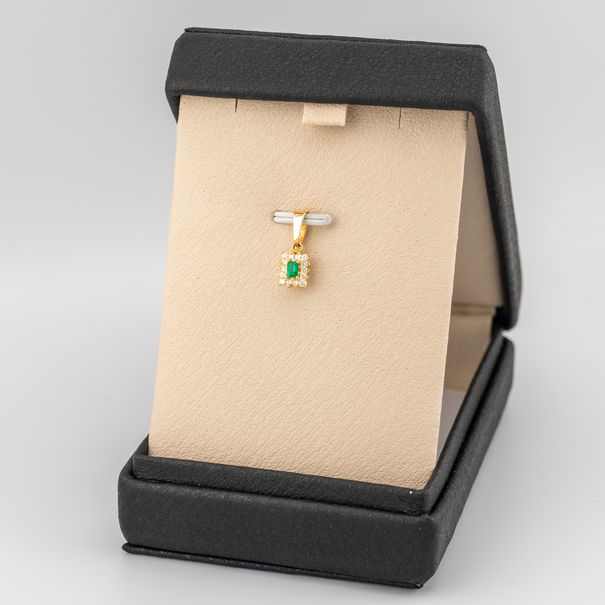 Dije de esmeralda y Diamantes - Imagen 3