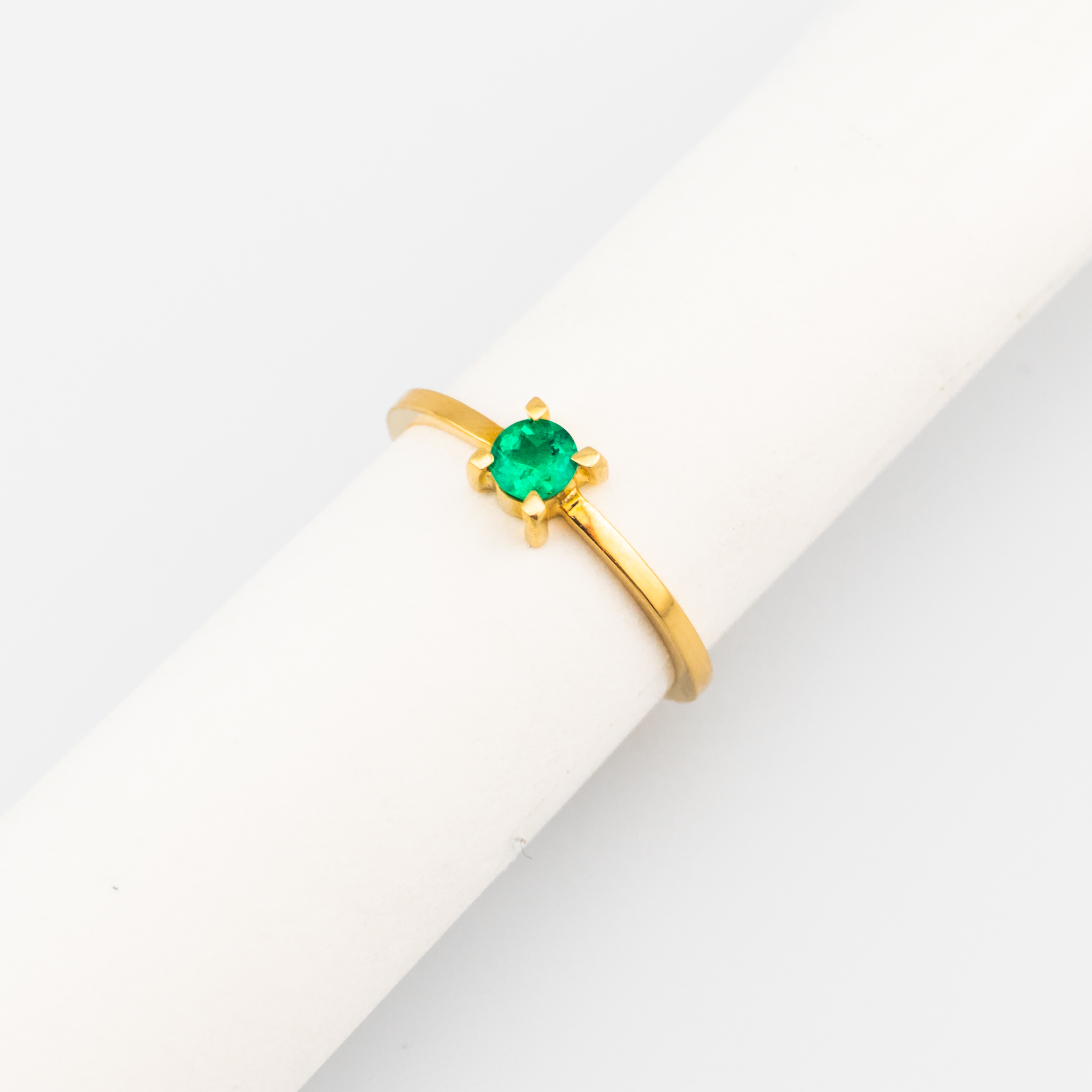 Anillo con esmeralda Redonda - Imagen 2