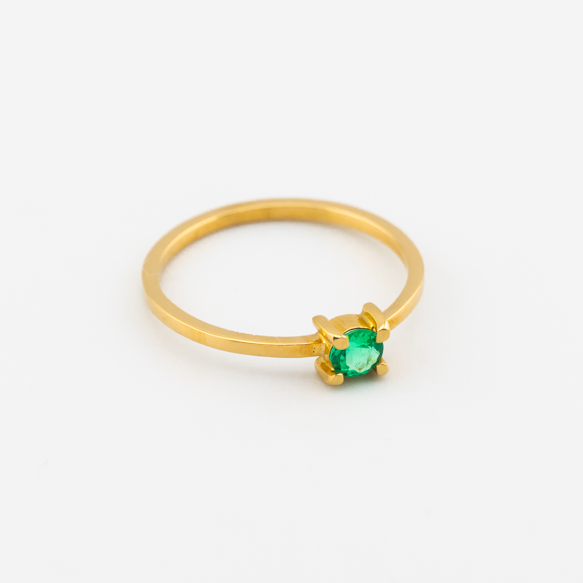 Anillo con Esmeralda
