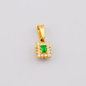 DIJE DE ESMERALDA CON 14 DIAMANTES